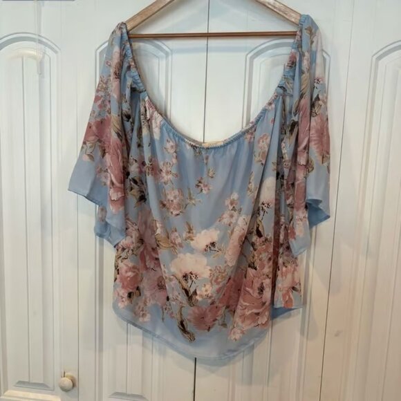 Oddy Blue Floral Off Shoulder Top Size Medium - Picture 2 of 7